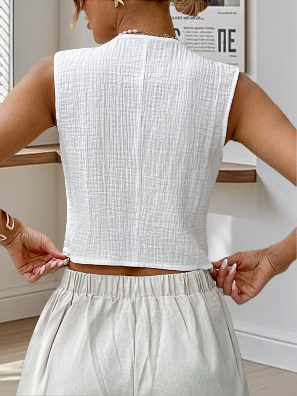 Textured Button-Down Vest - Picture 3 of 8